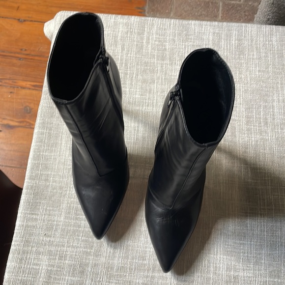 TONY BIANCO Leather Booties Stiletto Pointed Heel (7.5, 8, 8.5) - Picture 2 of 6
